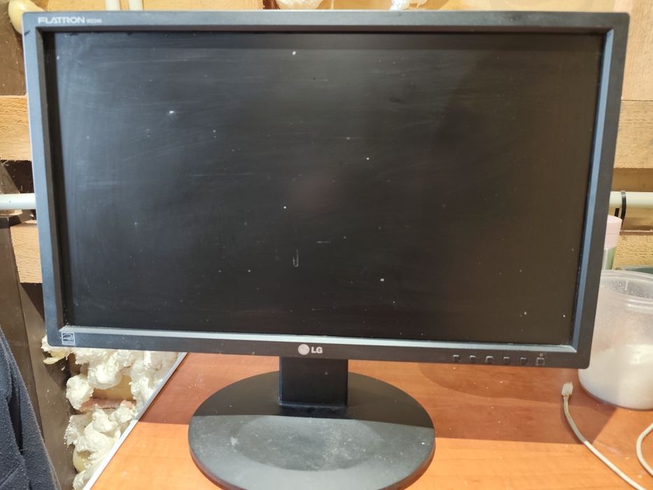 Monitor LG 22 cale -sprawny