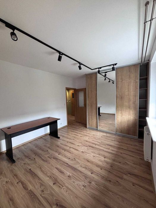 Leszno -Ostroroga 74m2 winda