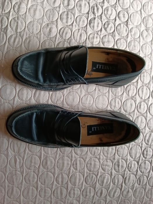 Sapatos Pretos , tamanho 42.