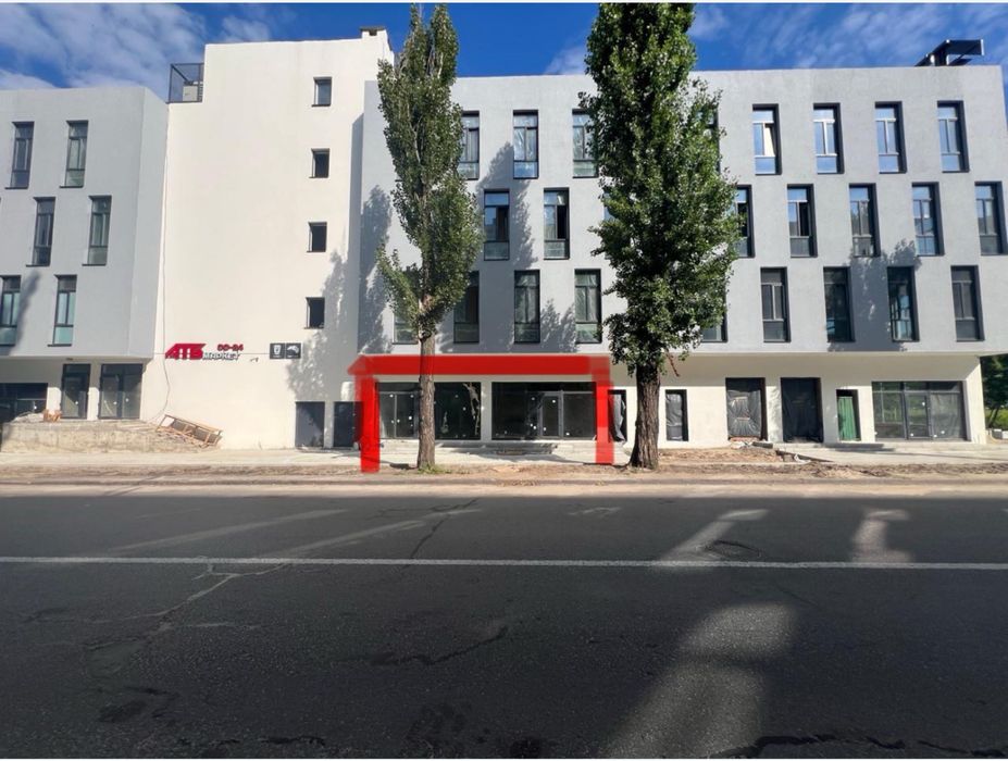 Оренда фасадного приміщення 61м2 вул. Миколайчука 2.