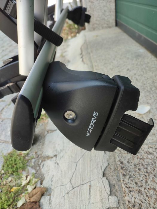 Barras de tejadilho Nordrive para VW Polo de 2009 a 2017 entre outros.