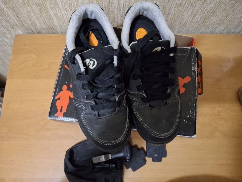 Кросівки Heelys ботинки роліки 35р