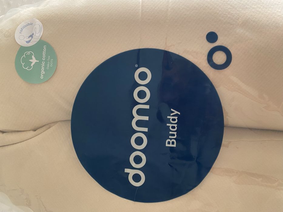 Almofada de amamentacão Doomoo Buddy bege