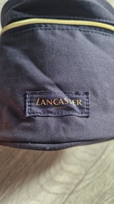 Nowa kosmetyczka Lancaster
Granatowa