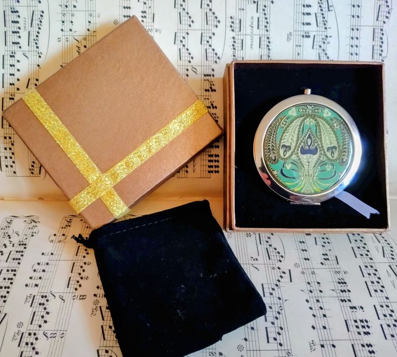 Lusterko osobiste. Gotowy, idealny prezent