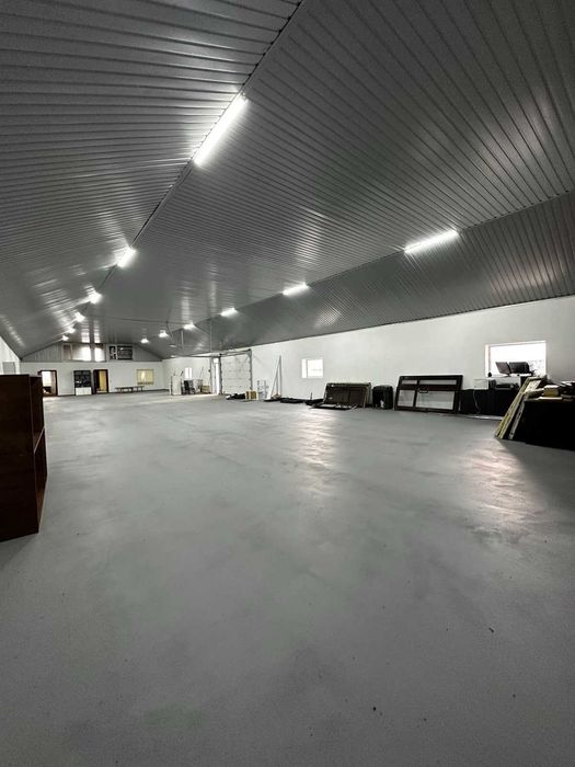 Продається комерційне приміщення в смт. Буштино