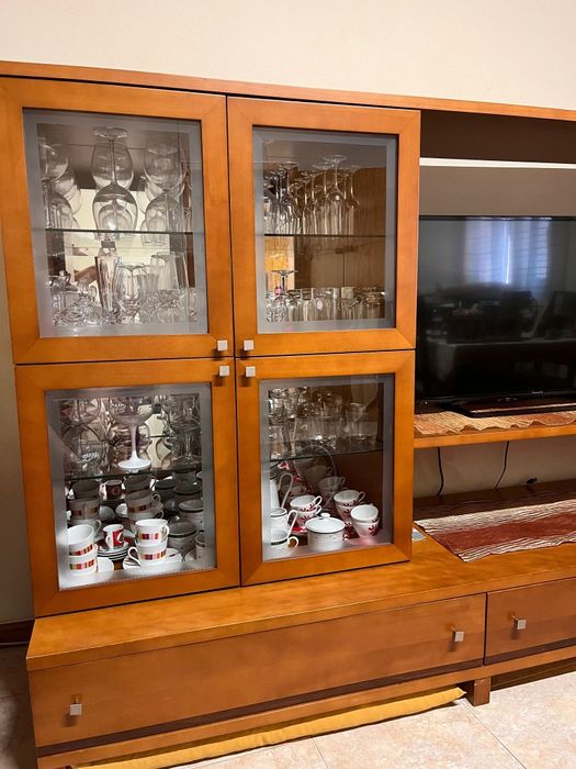 Móvel TV e Cristaleira