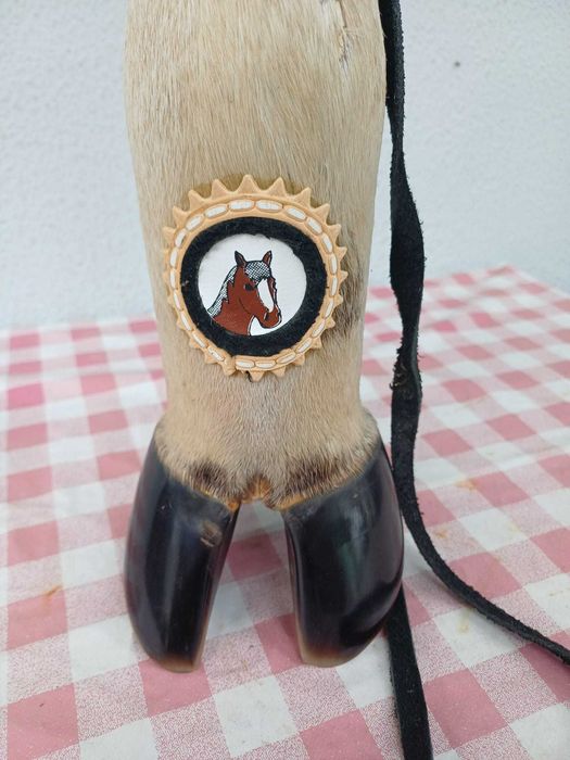 Cantil / Garrafa na forma Pata Cavalo, revestida