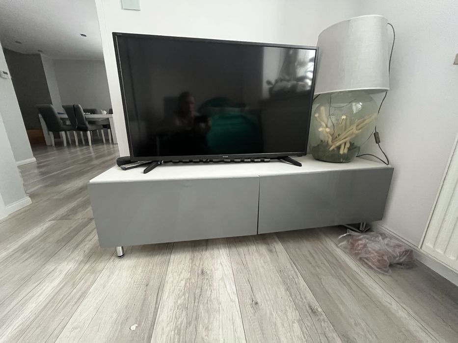 Komoda rtv 140 + szafki wiszące