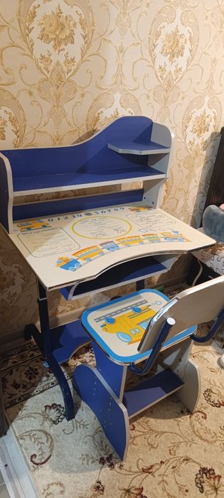 Парта дитяча з стільчиком