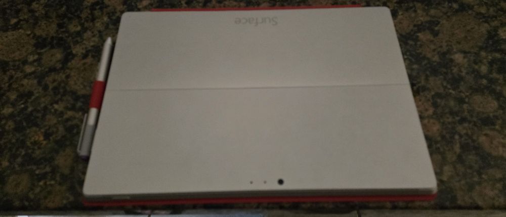Microsoft Surface 3 Pro + Docking Station + Stylus Pen