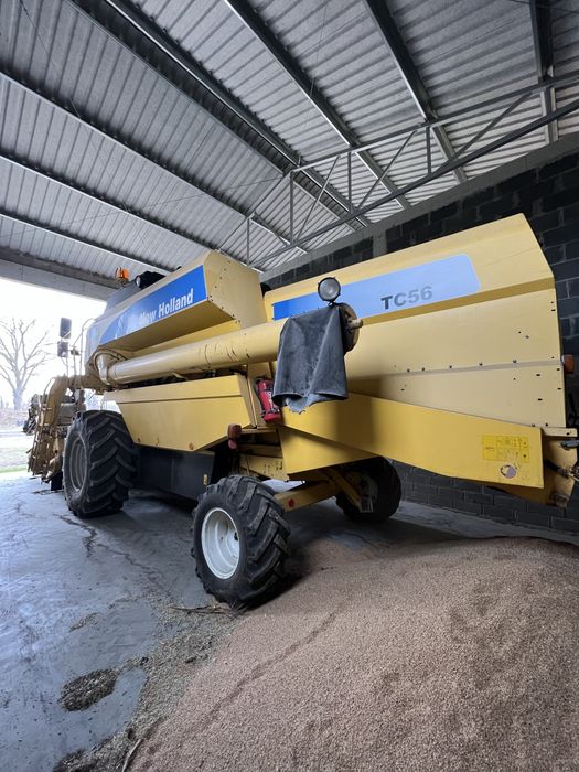 Kombajn New Hollamd TC56