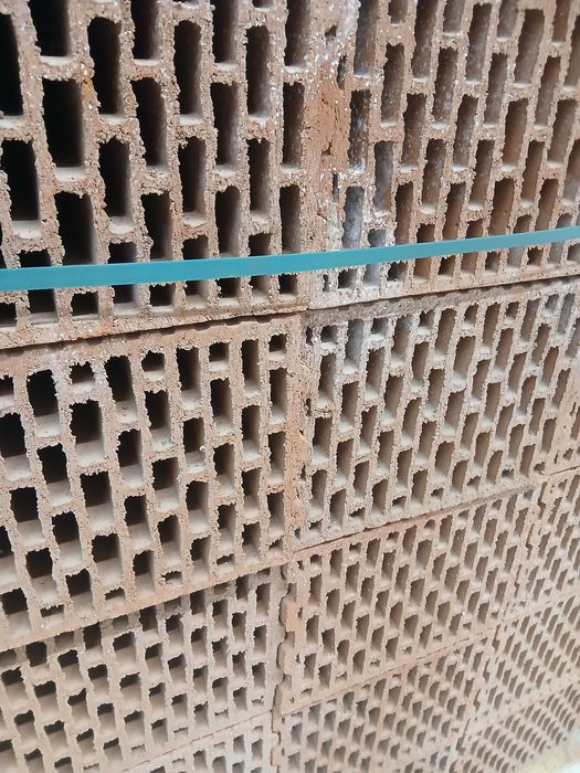 Pustak ceramiczny typ Porotherm, cegła pełna i drążona