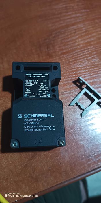 Schmersal AZ16-03ziB1-M16 wyłącznik bezpieczeństwa