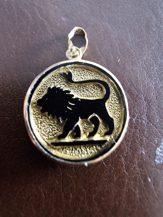 Medalha ouro 19,2k signo Leão