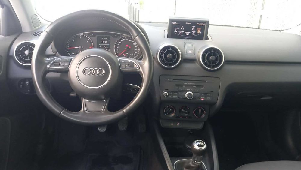 Audi A1 Sportback 1.6Tdi 90cv Nacional  c/livro revisoes