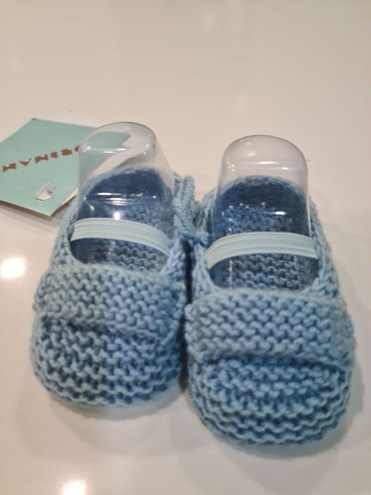 Sapatinhos para bebé em lã merino. Novos!