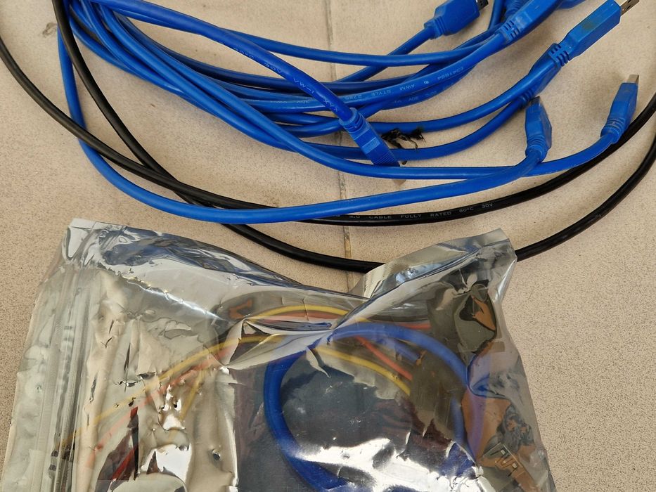 Risers para placas gráficas com cabo USB