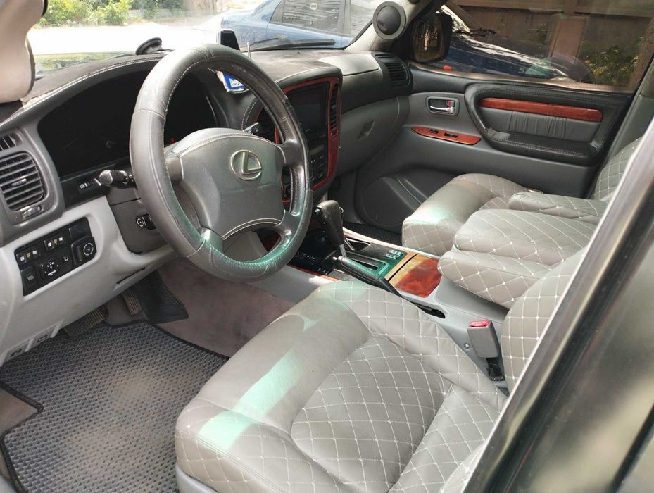 Lexus LX470 чёрный газ бензин