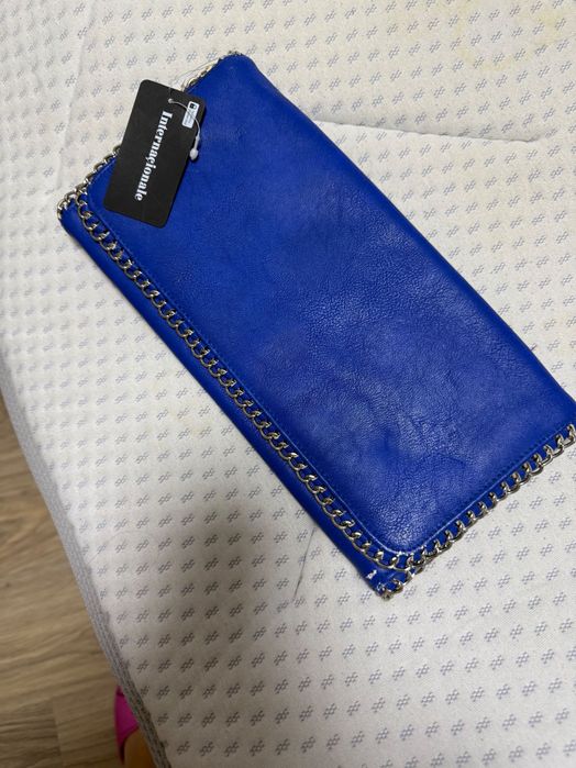 Клатч яскраво синього кольору, новий