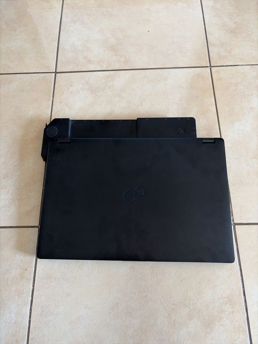 Laptop  Fujitsu SUPER STAN Lifebook e559 core i5, 16GB ram, 512 SSD