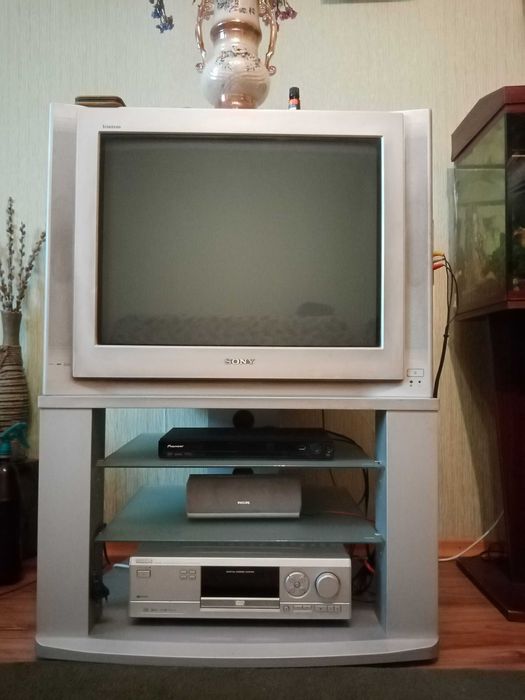 ТВ SONY Trinitron б/у, дом. кинотеатр Filips саббуфер, 4 колонки