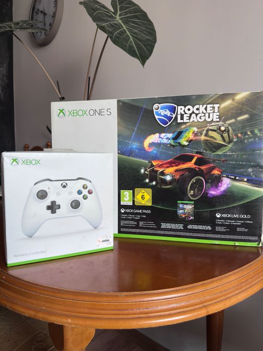 Xbox One S 1 TB – Rocket League – 2 pady