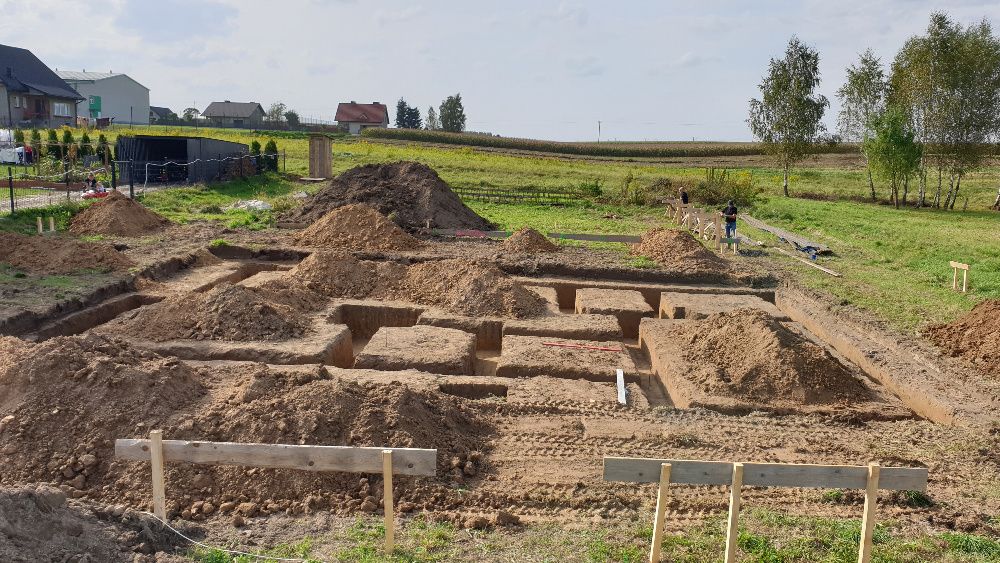 Prace ziemne, koparka, minikoparka,młot, wywrotka, kamień, kruszywa