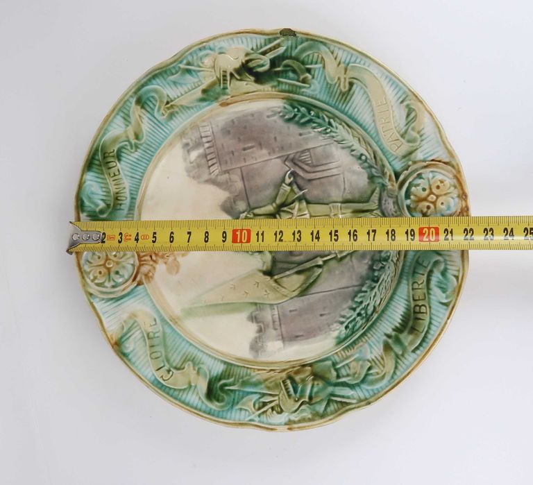 Prato majolica antigo Joana d'Arc