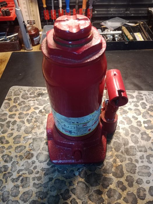 Sprzedam oryginalny lewarek MAN 12T