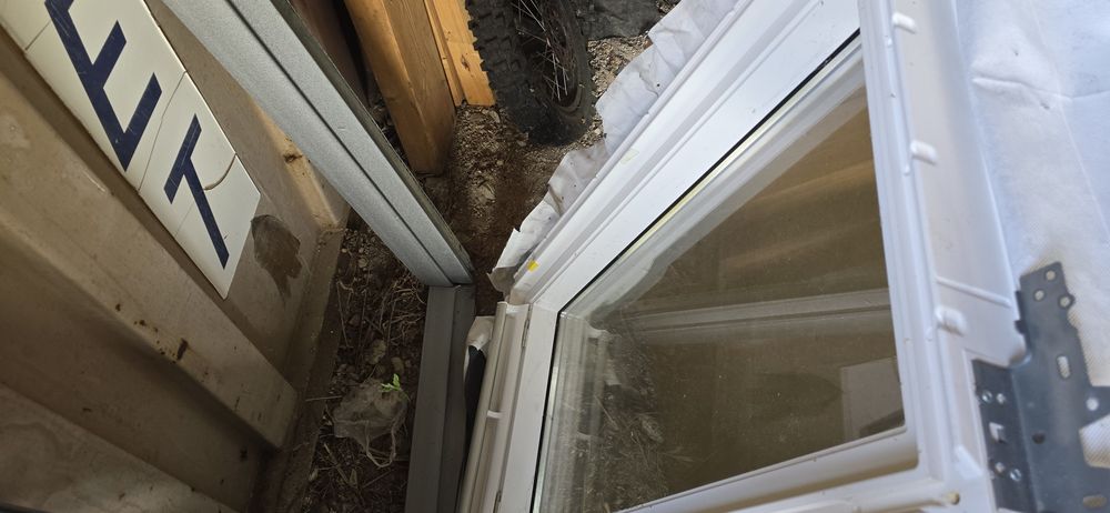 Kompletne okno dachowe VELUX białe 66x118