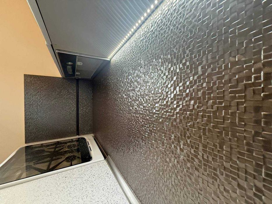 Трикімнатна квартира зайти і жити! Продаж по Є-відновленню!