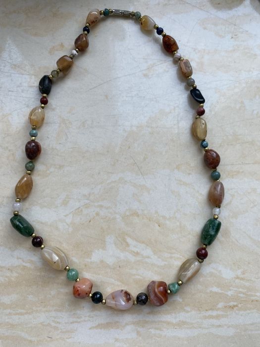 Korale z naturalnych kamieni -agaty