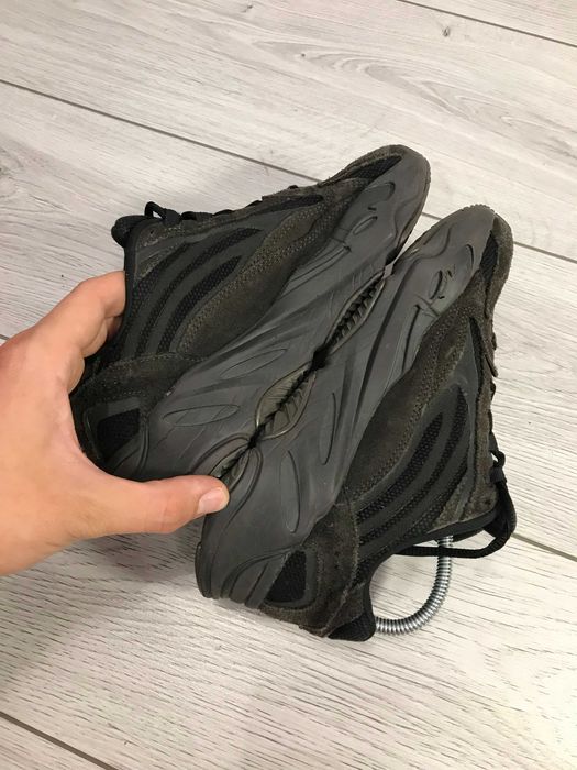 Buty Adidas YEEZY Boost 700 V2 Vanta rozm. 36