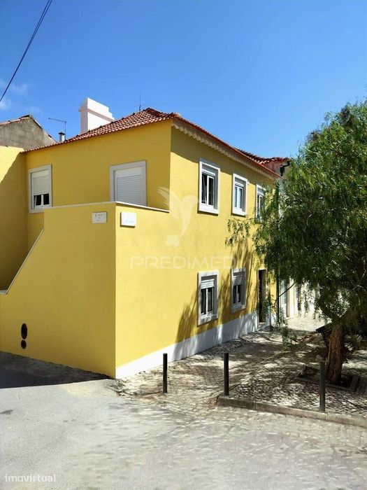 Moradia T2 - Totalmente Remodelada