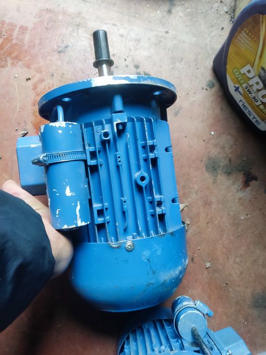 Однофазный электродвигатель