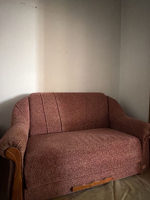 Диван та два крісла