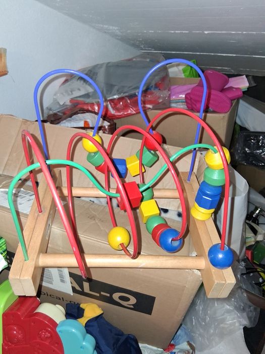 Brinquedo didatico para bebé. Para entreter e aprender