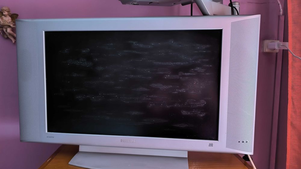 TV Philips 26" LCD Flat TV HD Ready (Modelo: 26PF4310/10)