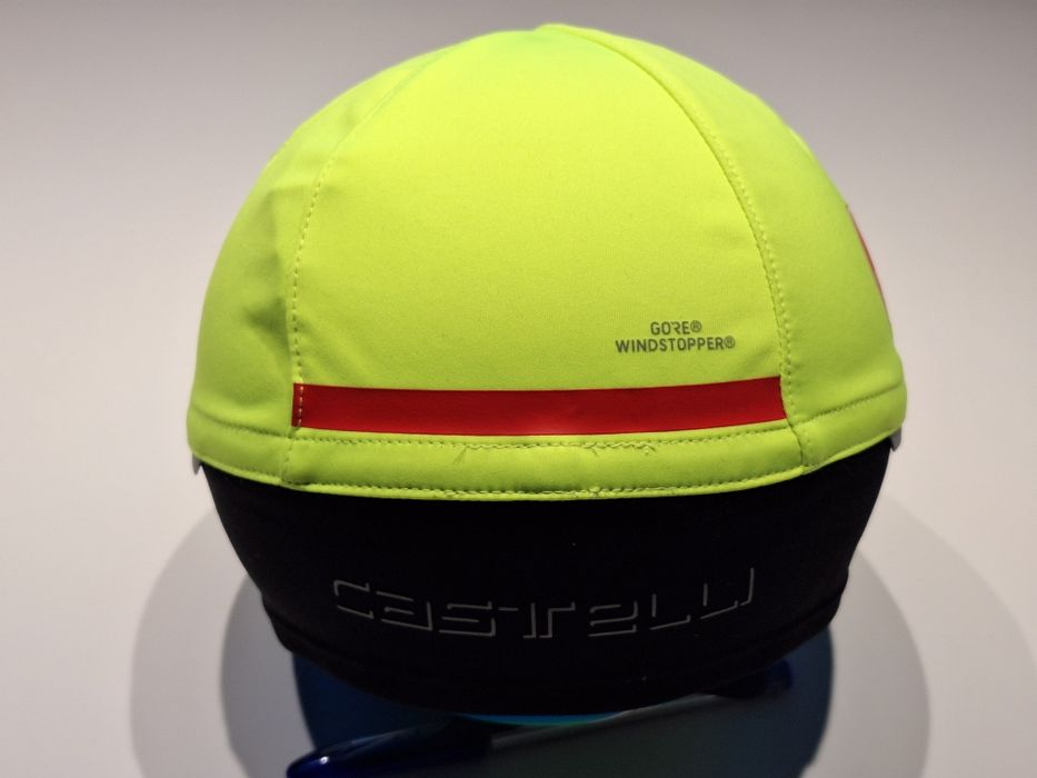 Zimowa czapka na rower Castelli nauszniki windstoper odblaski  do bieg