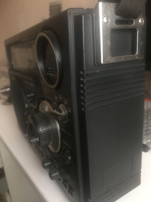 Продам винтажный крутой радиоприемник Panasonic RF-2600