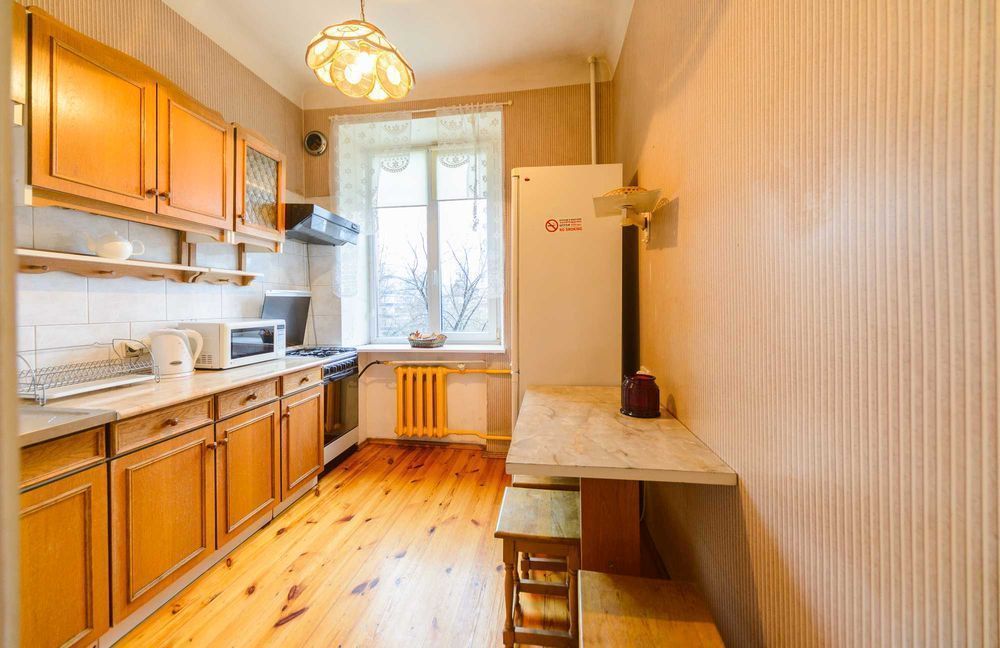 2к Центр Метро Олімпійська Ділова Димитрова простора квартира подобово