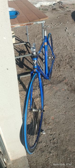 Montagem bicicleta antiga