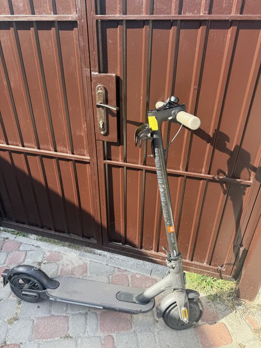 Продам самокат Xiaomi с зарядным устройством