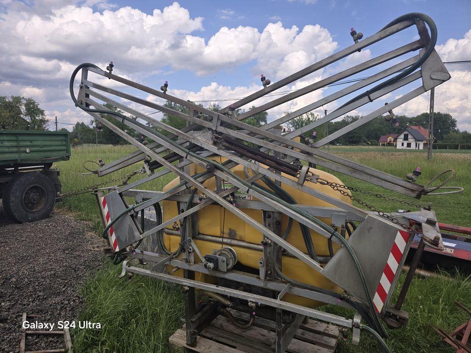 Opryskiwacz zawieszany 600 l12 metrow  Jessur