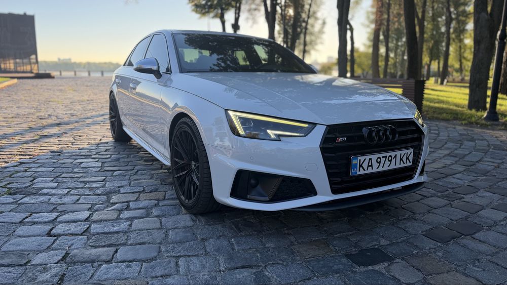 Audi S4 b9 premium plus