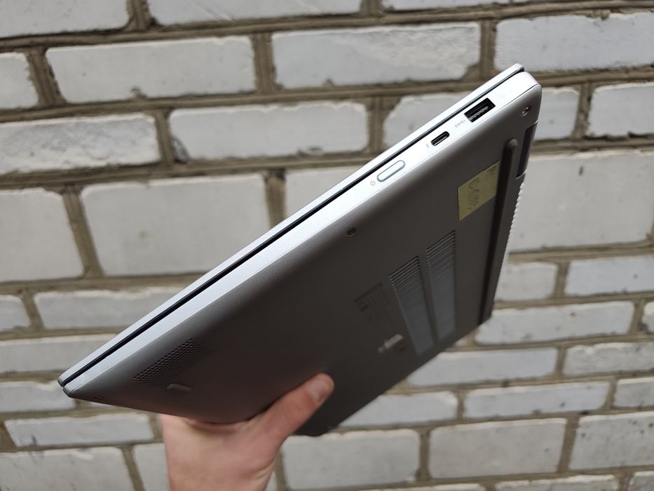4К екран, ігровий ноутбук Lenovo (i7 7700HQ/16/256/GTX 1050)