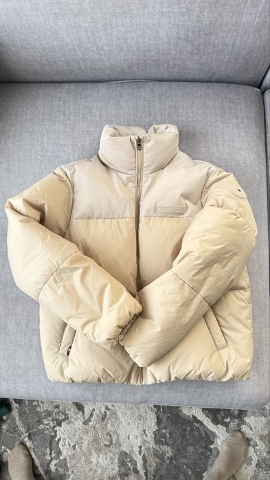 Продам пуховік Tommy Hilfiger