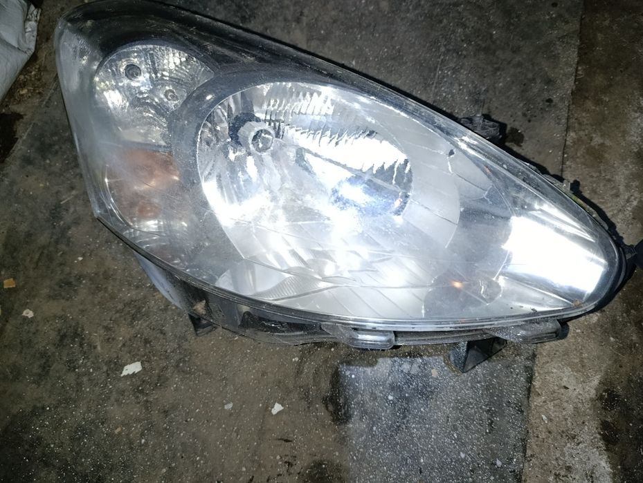 Reflektor przedni prawy lampa przód prawa Peugot partner 2013 polska