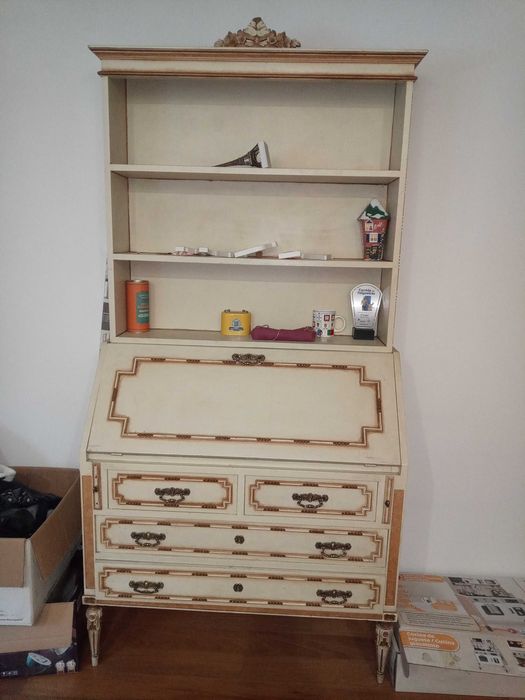 Quarto de solteiro vintage com duas camas iguais